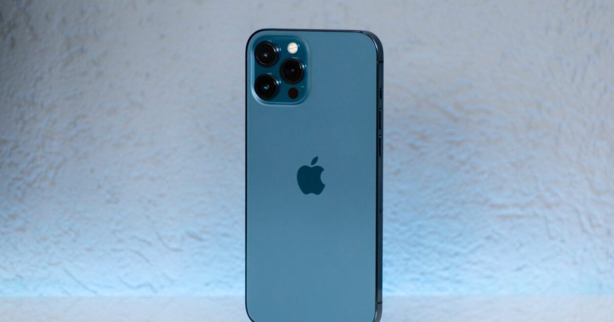 First "fullscreen" iPhone to arrive in 2024