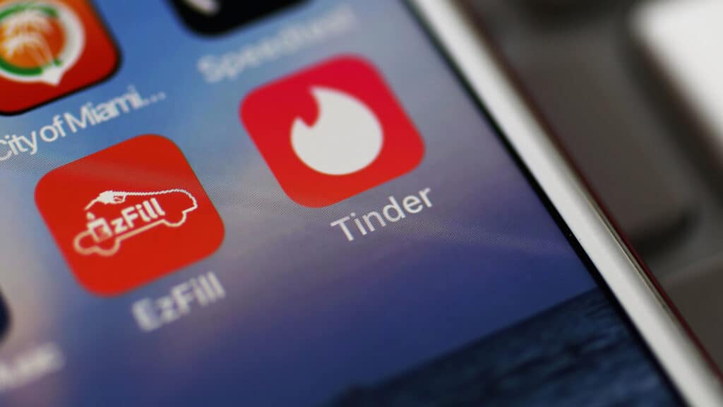 Empresa matriz de Tinder presento demanda a Google por facturacion integrada