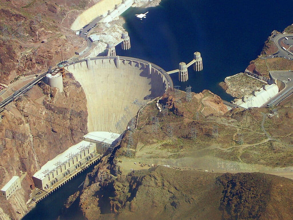 Informe advierte riesgo de falla en red electrica de Estados Unidos