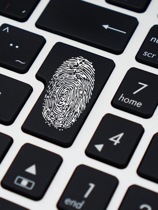 El robo de identidad y la compra “ilegal” de criptomonedas