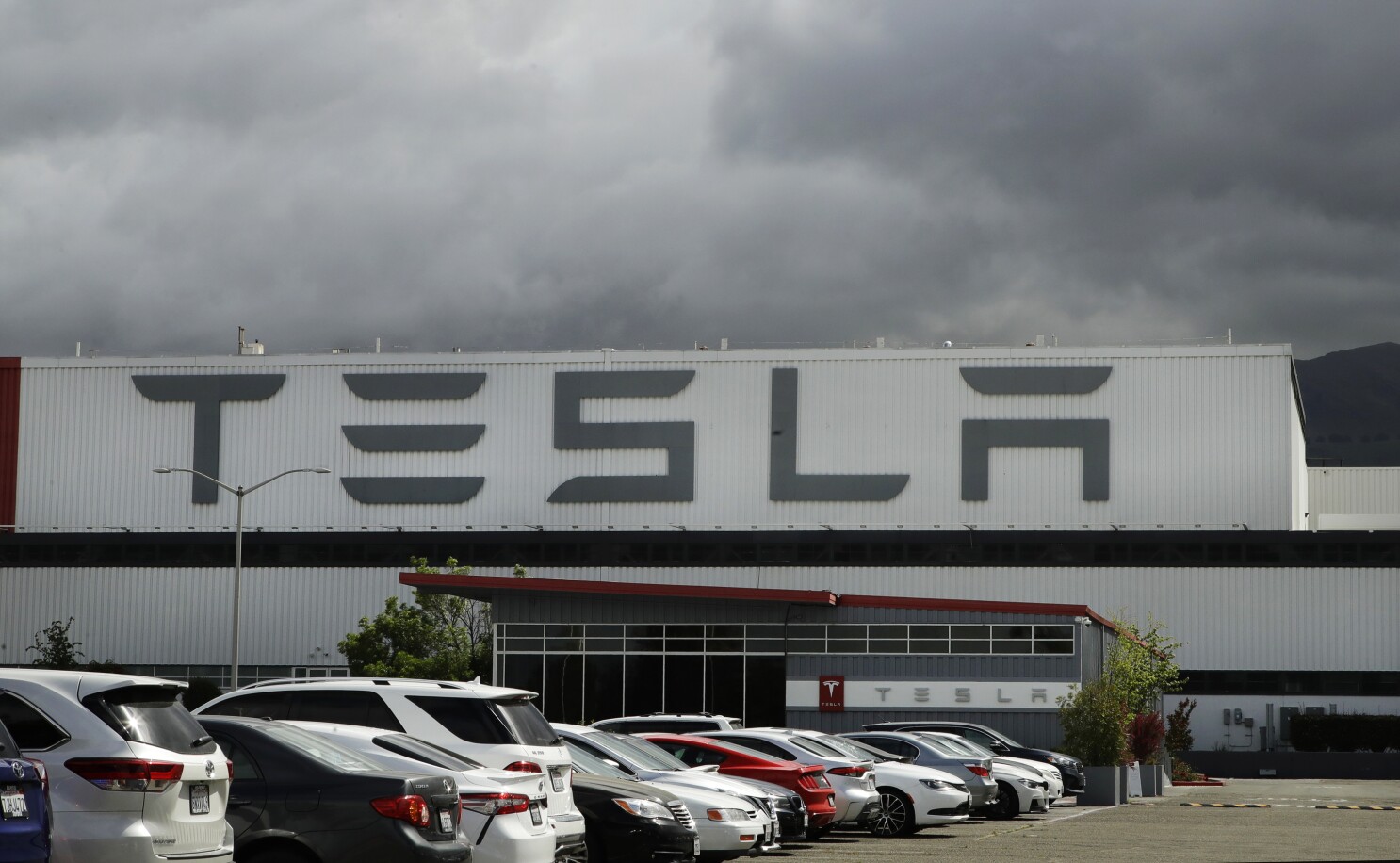 Tesla to face new racial discrimination lawsuit