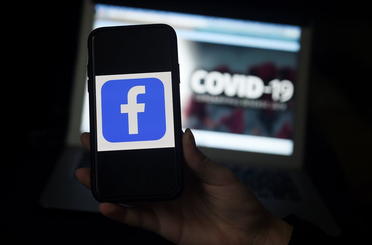Facebook reconsidera poner fin a las restricciones sobre desinformación