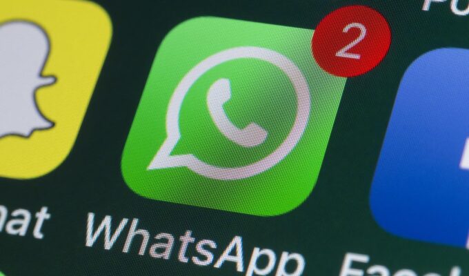Intimidación y contenido dañino de WhatsApp para los niños
