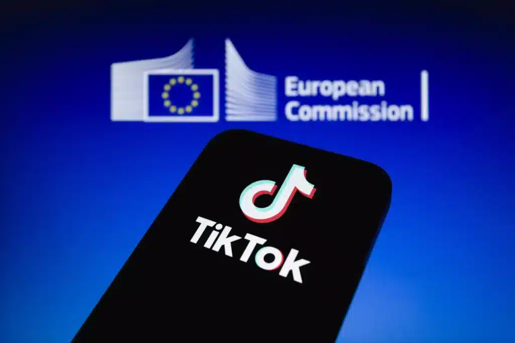 Comision Europea prohibe usar TikTok por seguridad scaled e1677236474238