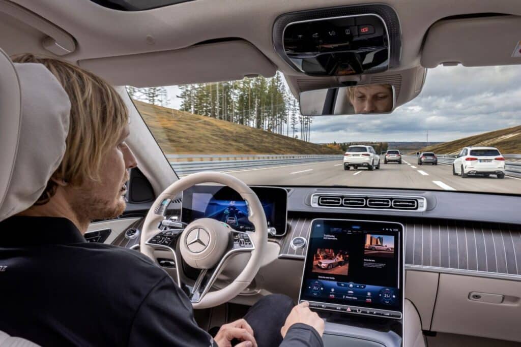 La conduccion autonoma es observada por autoridades de EE. UU. e1677063912482