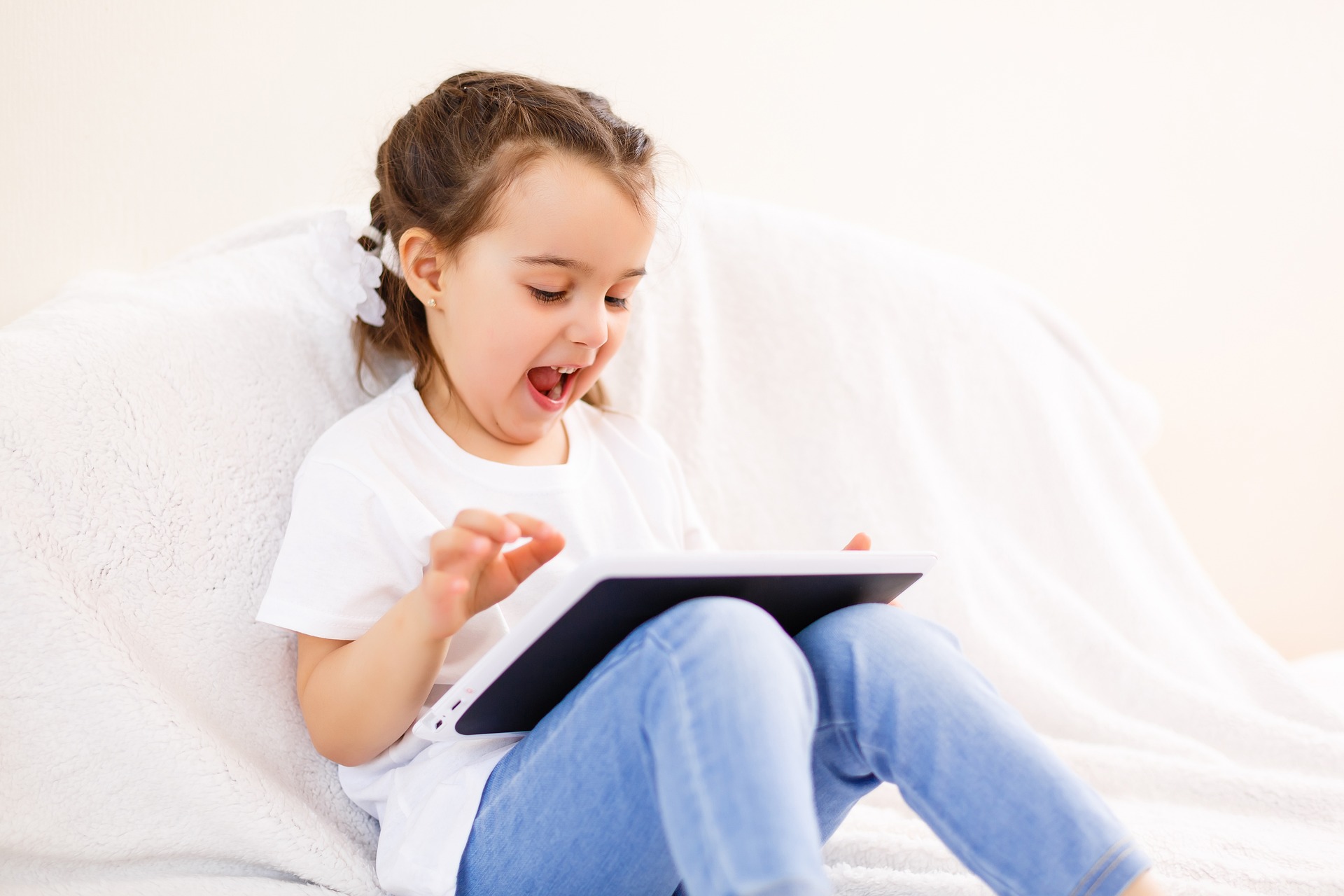 ¿Pueden usar los niños móviles y tablets de una forma saludable?