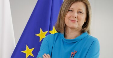 La vicepresidenta de la UE y las conspiraciones de alunizajes falsos- ¿Por qué no son su prioridad?