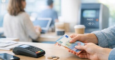 efectivo dinero fisico regreso